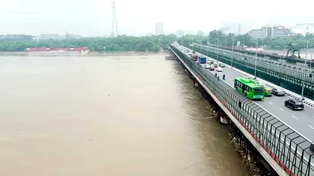 Nuovi fiumi in aumento minacciano la ripresa delle inondazioni a Delhi, in India