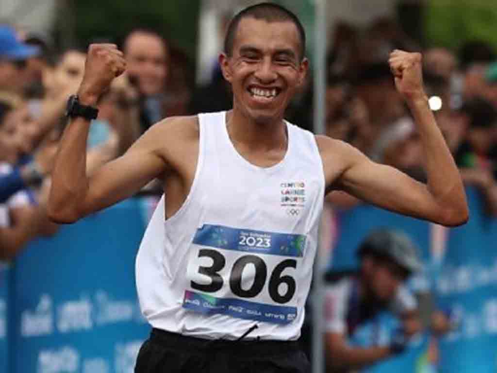 gran-maratonista-guatemalteco-expresa-gratitud-tras-salir-de-hospital