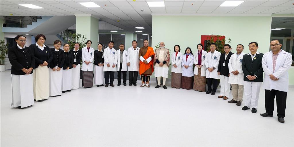 con-apertura-de-hospital-cierra-dignatario-de-india-visita-a-butan