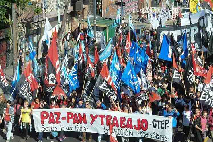 trabajadores-argentinos-protestan-contra-despidos-y-cierres