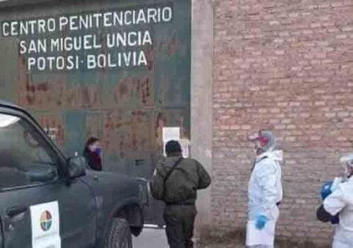 policias-de-bolivia-investigados-por-fuga-masiva-de-presos