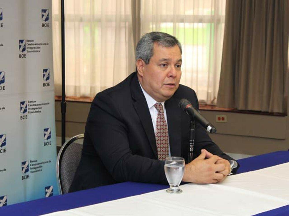 el-bcie-se-debe-a-los-paises-miembros-afirmo-danti-mossi