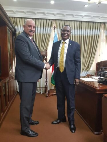 embajador-de-cuba-presento-copias-de-estilo-en-sudan-del-sur