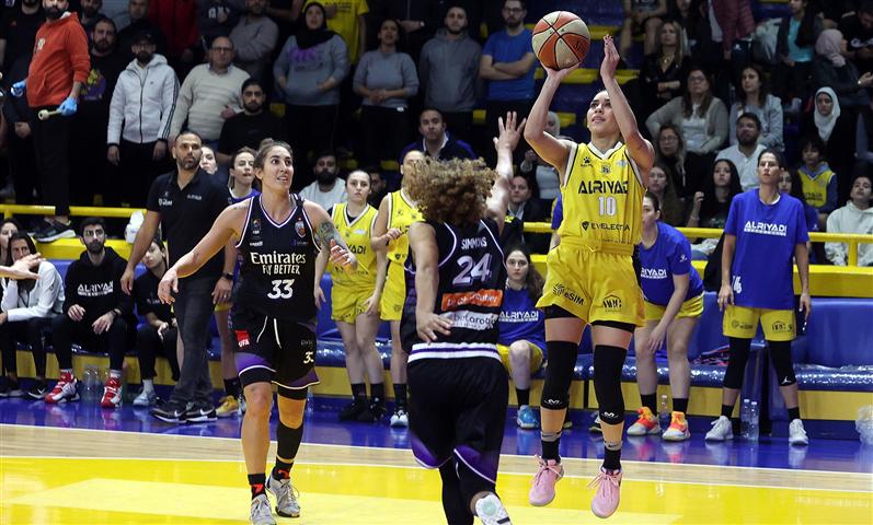 mujeres-de-al-riyadi-conquistan-sexto-titulo-en-basquet-de-libano