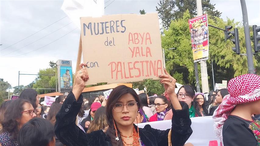 solidaridad-con-palestina-presente-en-marcha-de-mujeres-en-ecuador