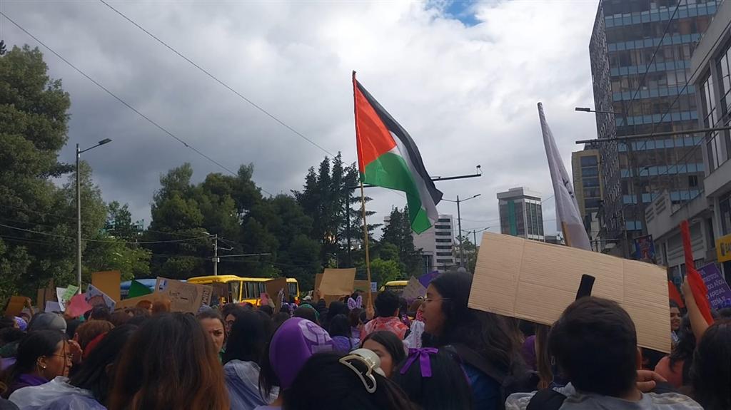 solidaridad-con-palestina-presente-en-marcha-de-mujeres-en-ecuador