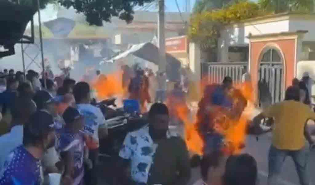 muere-novena-victima-de-incendio-en-carnaval-de-salcedo-en-dominicana