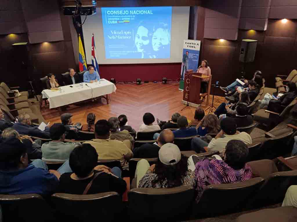 ecuatorianos-ratifican-apoyo-a-cuba-y-piden-fin-del-bloqueo-de-eeuu