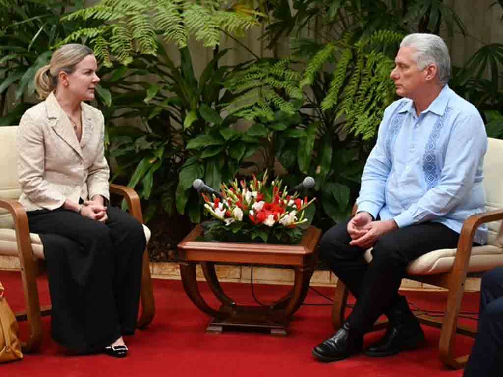 recibe-diaz-canel-a-gleisi-hoffmann-presidenta-del-pt-brasil