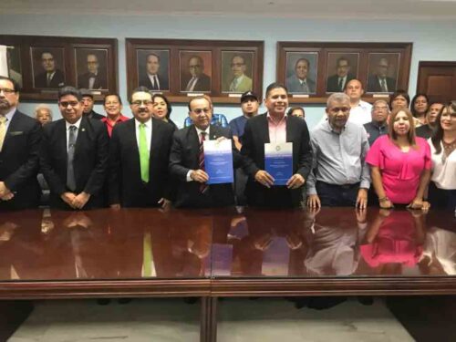 reclaman-respeto-a-convenio-colectivo-en-universidad-de-panama