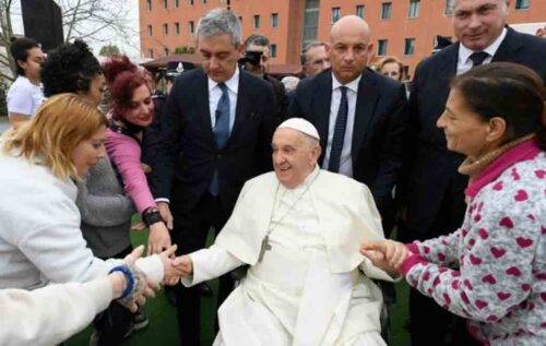 papa-francisco-visito-en-jueves-santo-carcel-de-mujeres-de-rebibbia