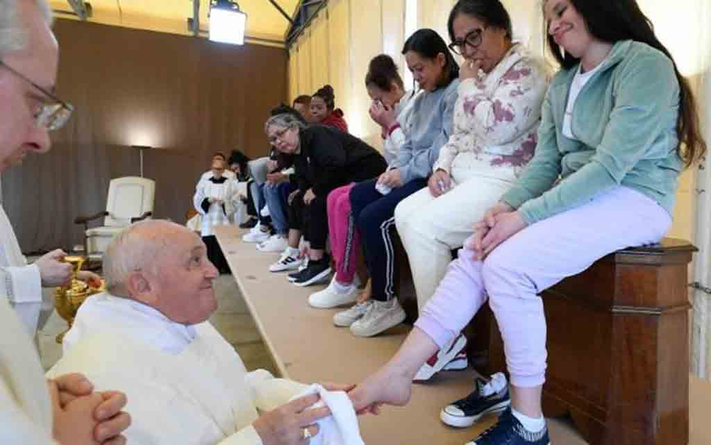 papa-francisco-visito-en-jueves-santo-carcel-de-mujeres-de-rebibbia