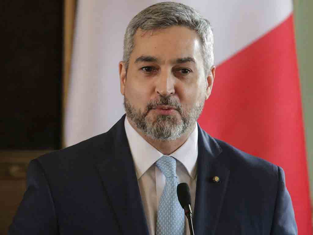 fiscalia-paraguaya-imputa-a-expresidente-por-violar-secretos