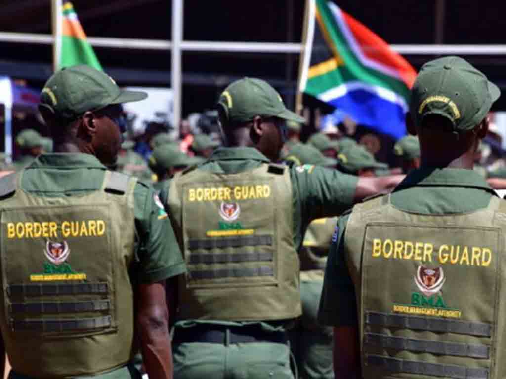 refuerza-sudafrica-seguridad-en-las-fronteras-sudafricanas-por-pascua