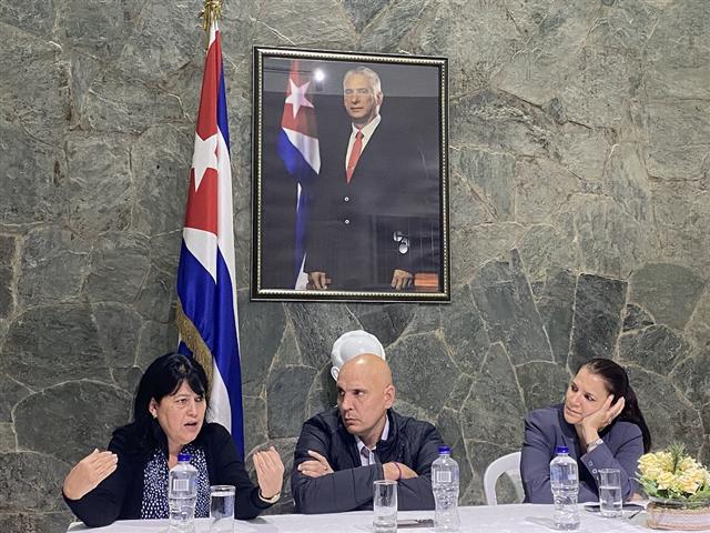 delegada-de-cuba-en-foro-de-cepal-en-colombia