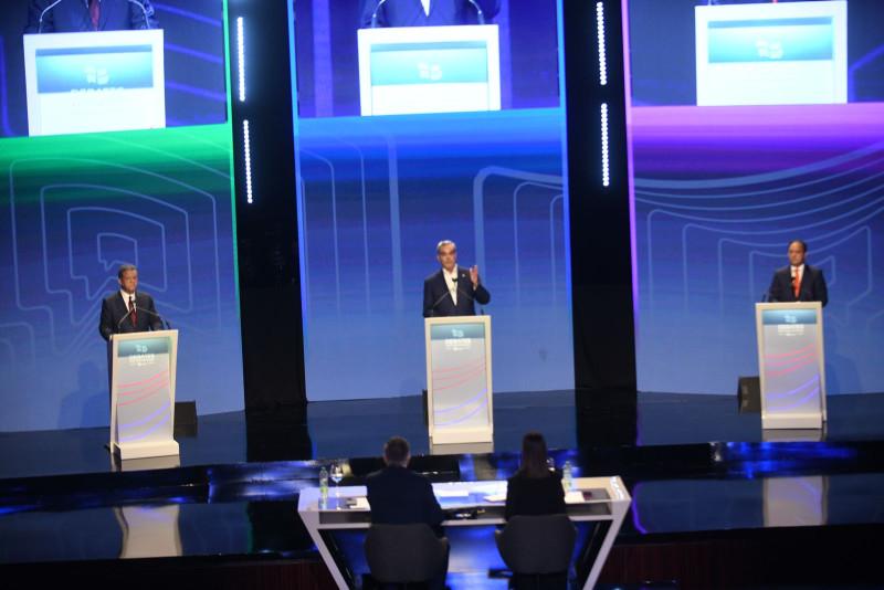 aspirantes-a-la-presidencia-en-dominicana-debaten-frente-a-frente
