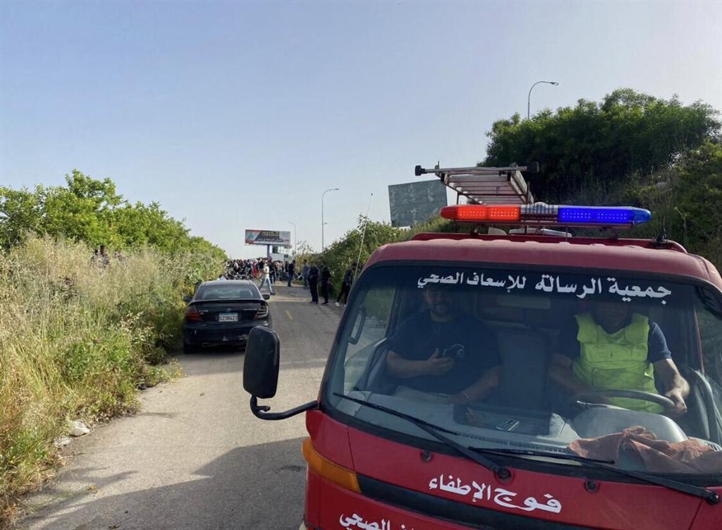 defensa-civil-de-libano-recupera-cuerpo-tras-ataque-de-dron-israeli