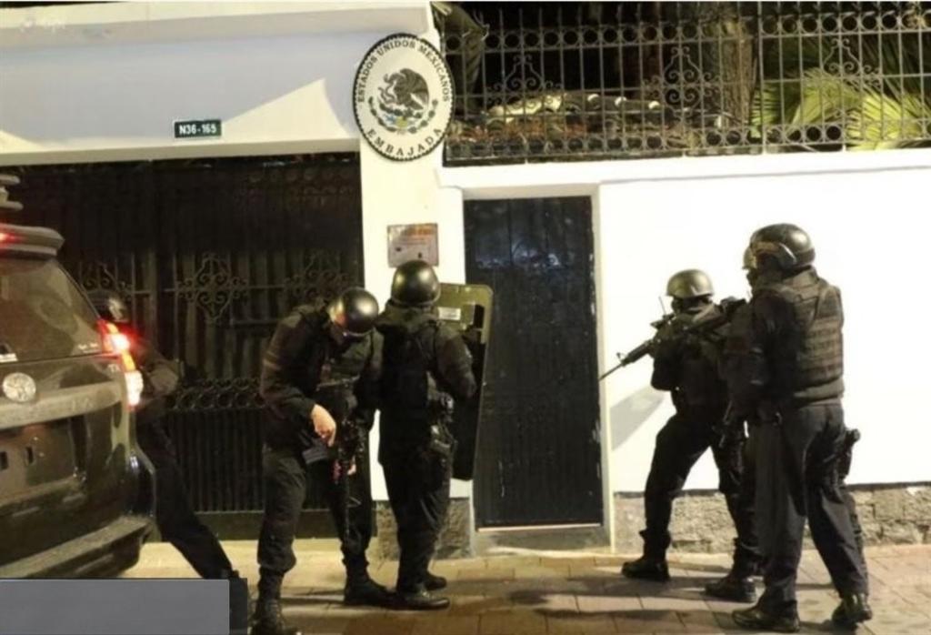 I ministri ecuadoriani raccontano l'attacco all'ambasciata messicana