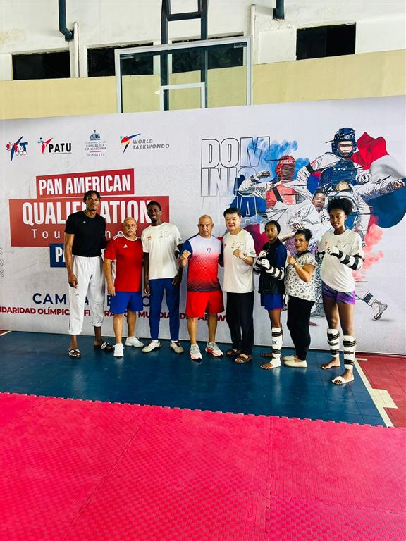 taekwondocas-de-cuba-entrenan-con-otros-atletas-en-dominicana