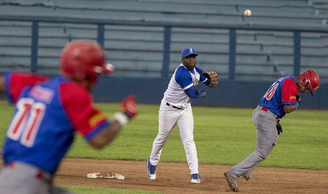 alazanes-por-tercer-triunfo-ante-industriales-en-beisbol-cubano