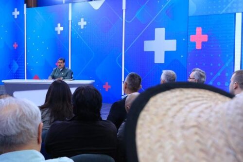 presidente-llamo-a-cesar-las-campanas-contra-venezuela