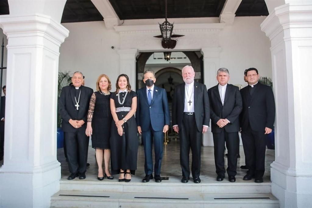 presidente-panameno-recibe-a-autoridad-del-vaticano