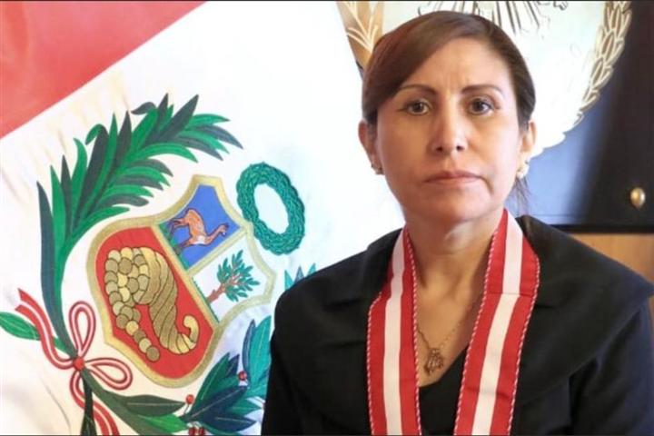 peru-juez-analiza-prohibir-salida-del-pais-de-fiscal-suspendida