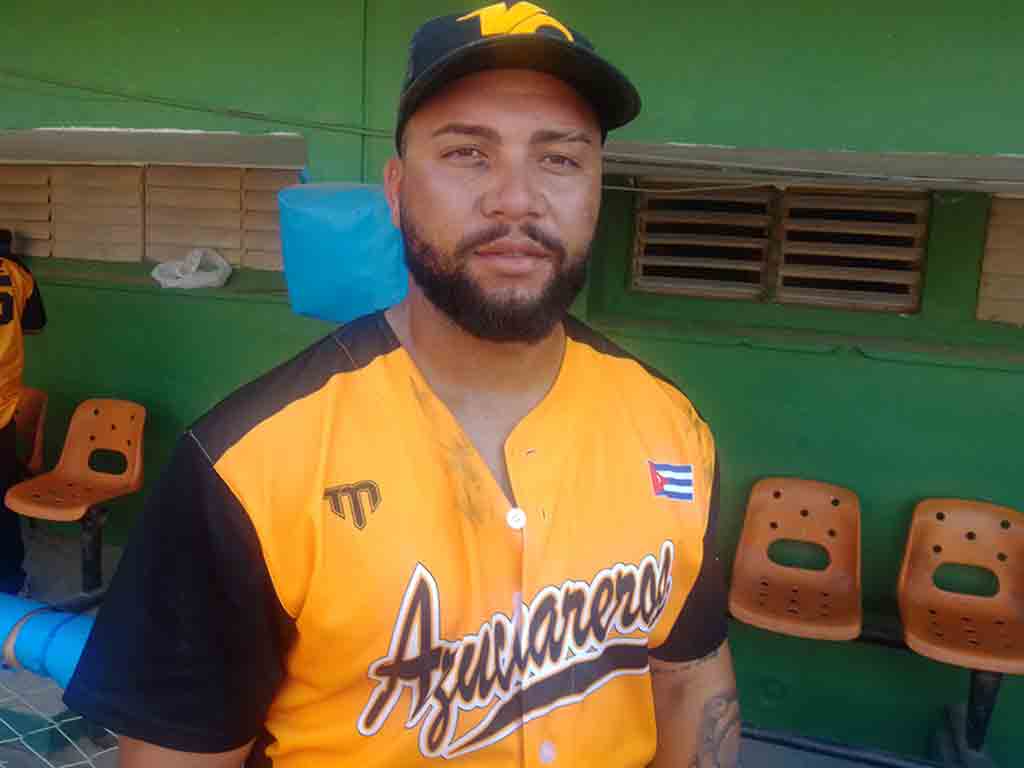 sobresale-mailon-tomas-como-bateador-y-lanzador-en-63-serie-nacional