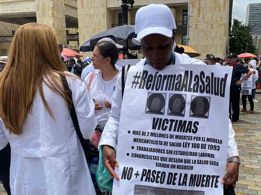 miles-de-manifestantes-marcharon-en-colombia-para-apoyar-reformas
