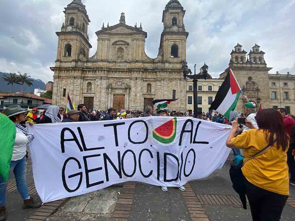 miles-de-manifestantes-marcharon-en-colombia-para-apoyar-reformas