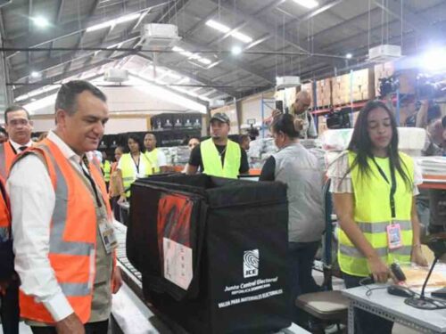 organo-comicial-dominicano-tramita-kits-a-usar-en-voto-en-exterior