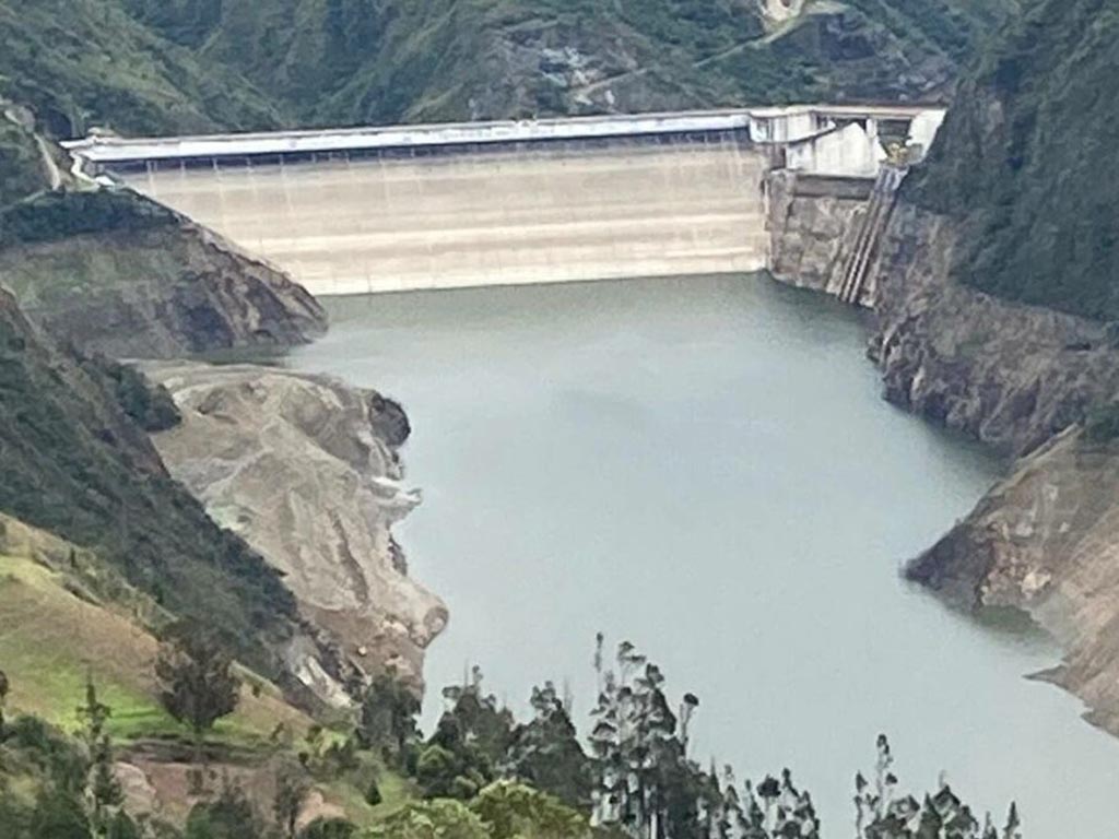 mejoran-cuencas-de-hidroelectricas-en-ecuador-pero-continua-la-crisis