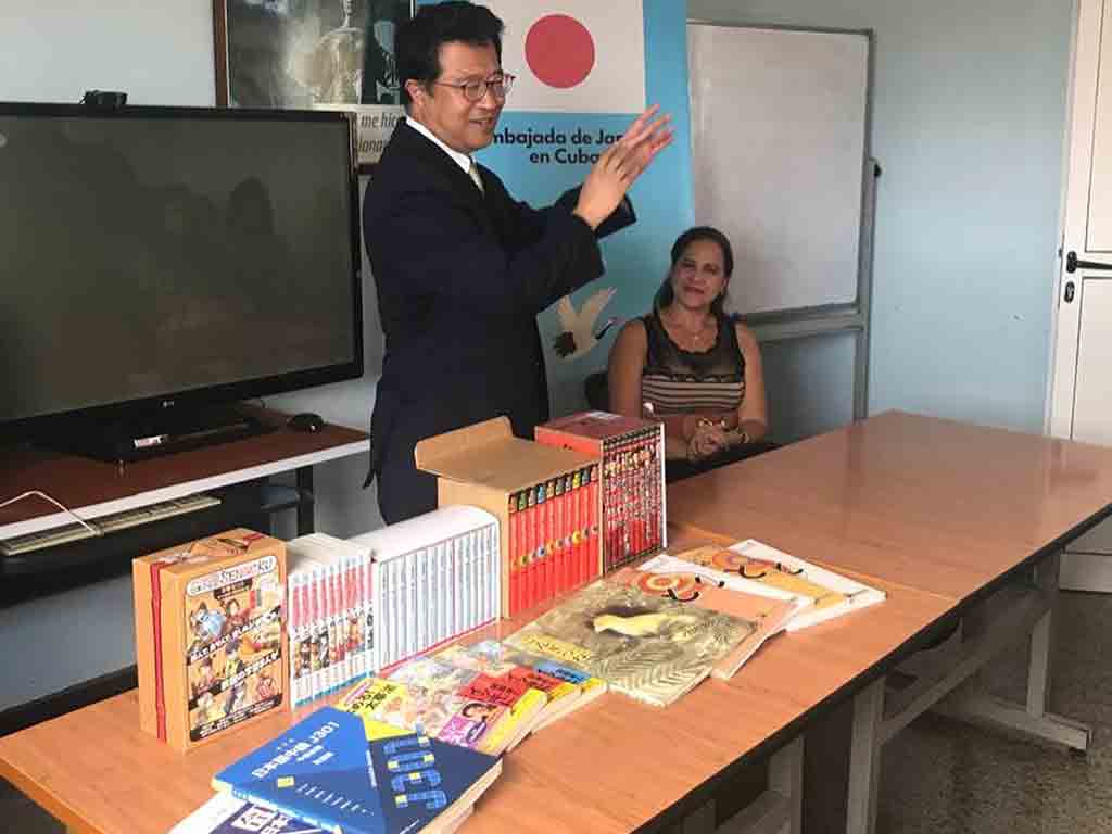 japon-dona-libros-a-facultad-de-lenguas-extranjeras-de-cuba