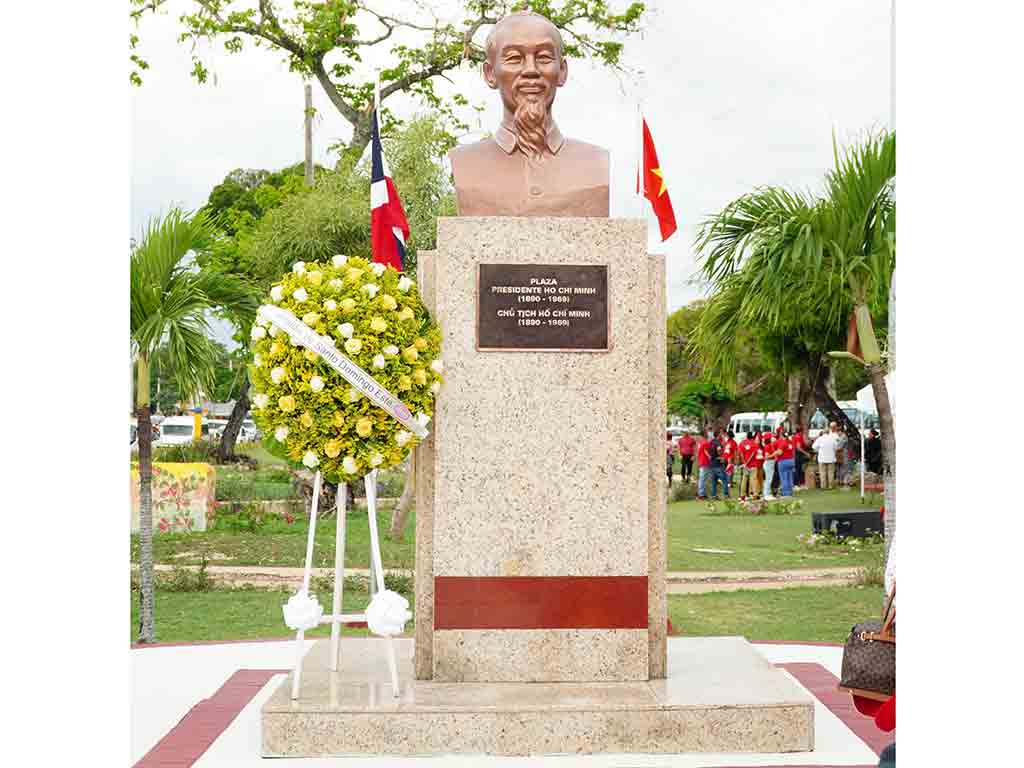 monumento-de-ho-chi-minh-en-dominicana-honra-a-lider-vietnamita