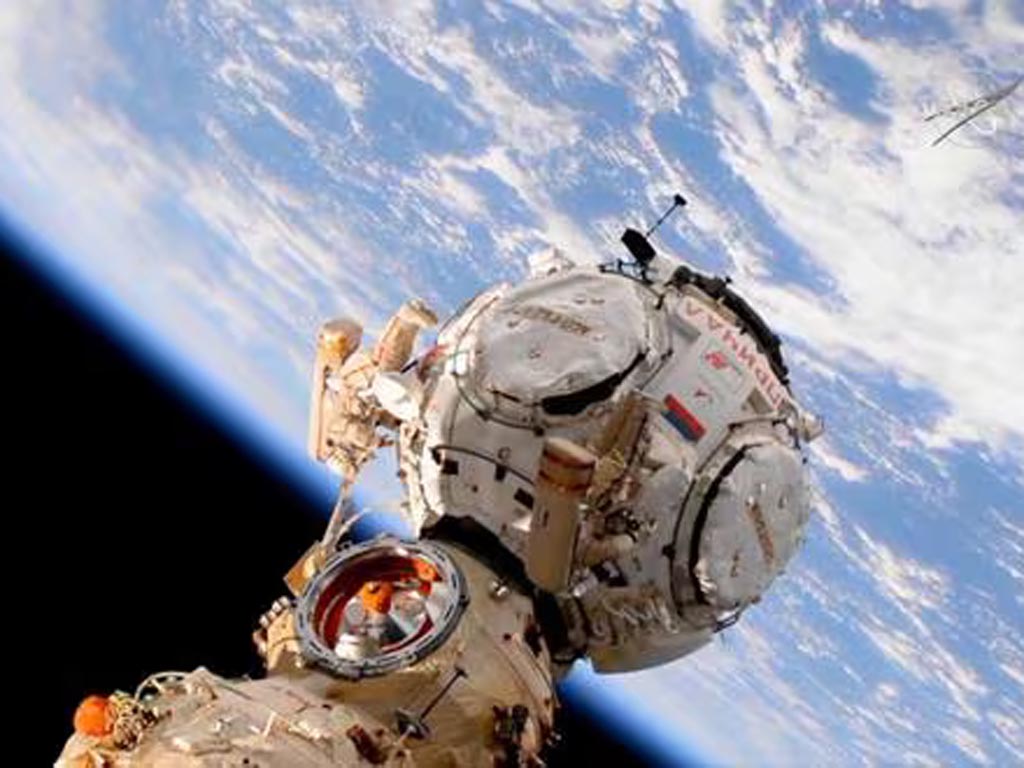 cosmonautas-rusos-realizan-la-primera-caminata-espacial-de-2024