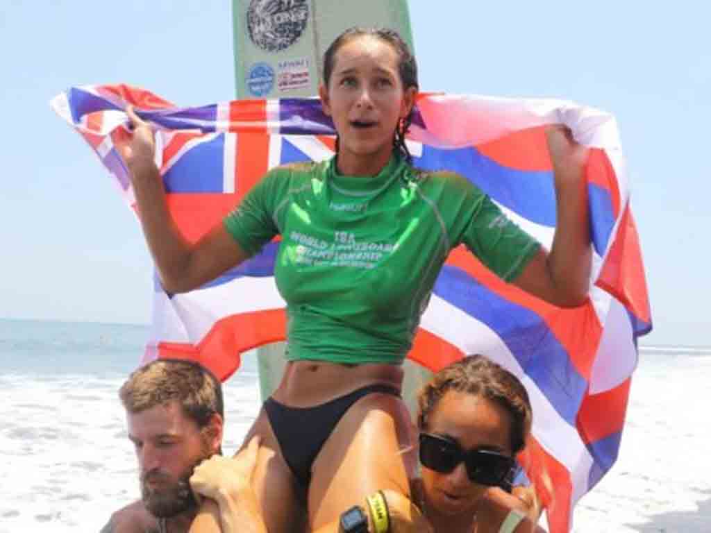 surfistas-de-hawai-ganan-podios-en-el-salvador