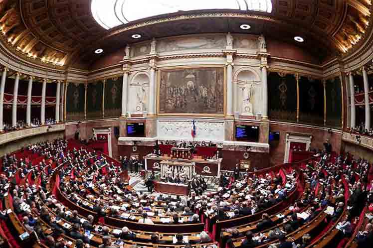 llega-al-parlamento-frances-ley-para-calmar-colera-de-agricultores