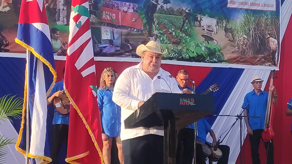 Celebran en provincia de Cuba acto nacional por el Día del Campesino ...
