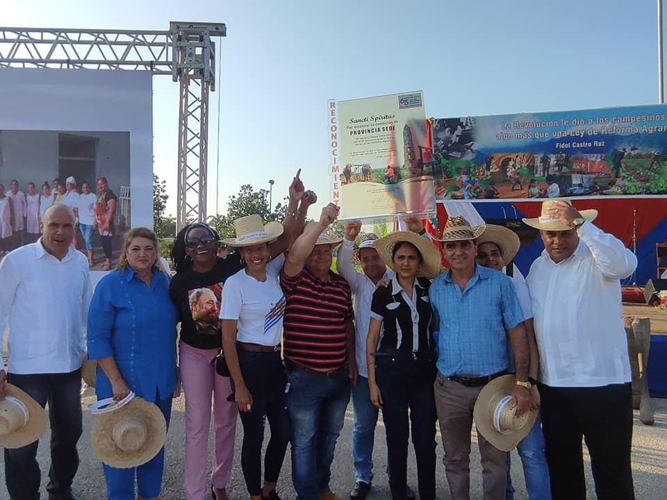 Celebran en provincia de Cuba acto nacional por el Día del Campesino ...