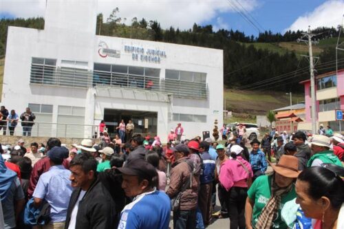 campesinos-e-indigenas-de-ecuador-exigen-fin-de-la-violencia-minera