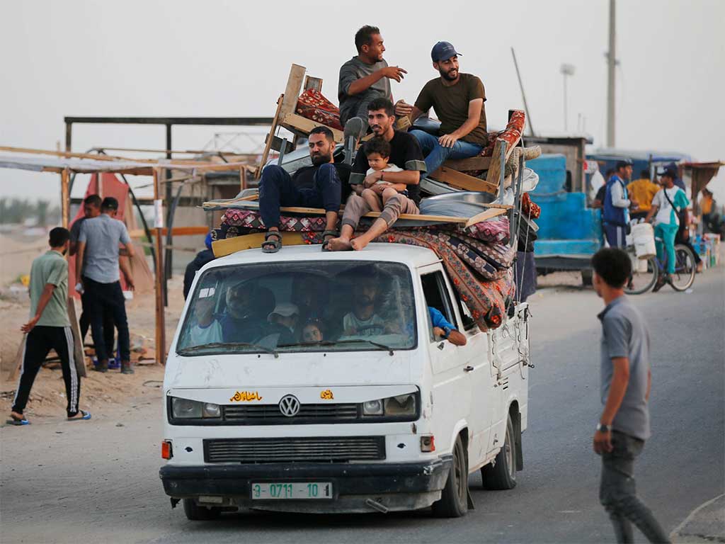 Circa 300.000 palestinesi sono fuggiti da Rafah dopo l’attacco israeliano