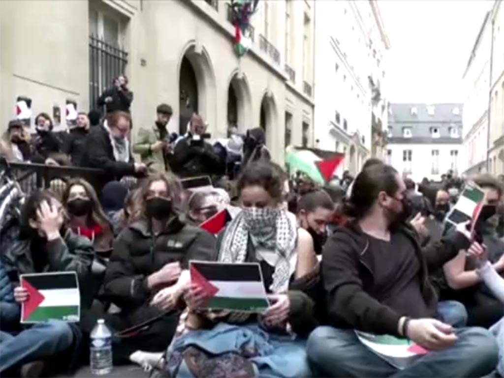 universitarios-franceses-expresan-en-paris-solidaridad-con-palestina