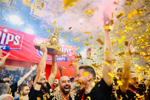 al-riyadi-retiene-trofeo-de-campeon-en-baloncesto-de-libano
