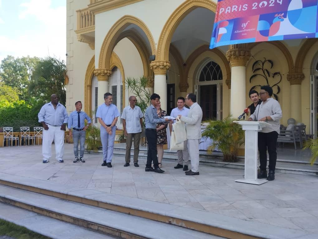jovenes-cubanos-ganan-boleto-para-viajar-a-olimpiadas-de-paris-2024