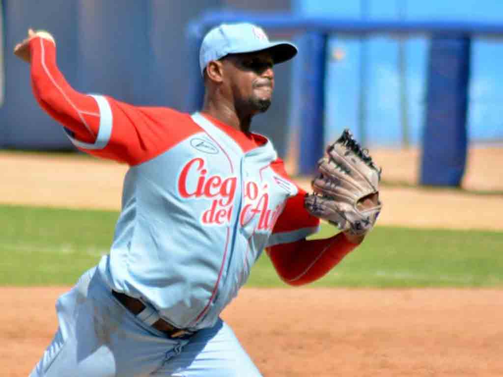 gana-ciego-de-avila-con-ofensiva-de-largo-alcance-en-beisbol-de-cuba