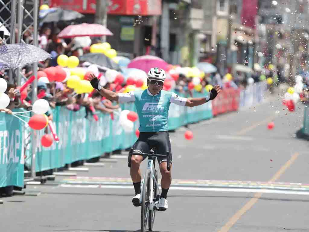 ecuatoriano-caicedo-escalo-primero-y-lidera-vuelta-bantrab-guatemala