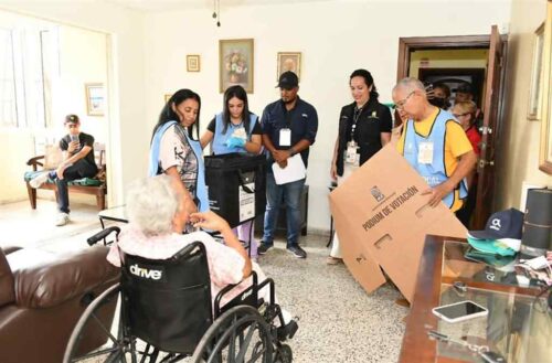 implementan-voto-en-casa-en-distrito-nacional-y-santo-domingo