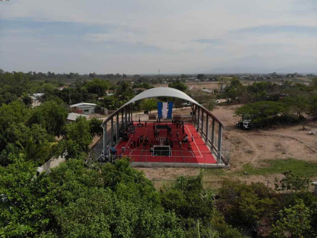 nueva-cancha-deportiva-beneficiara-a-miles-de-ninos-en-honduras