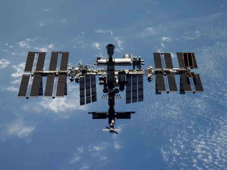 nave-espacial-progress-ms-25-abandona-la-eei