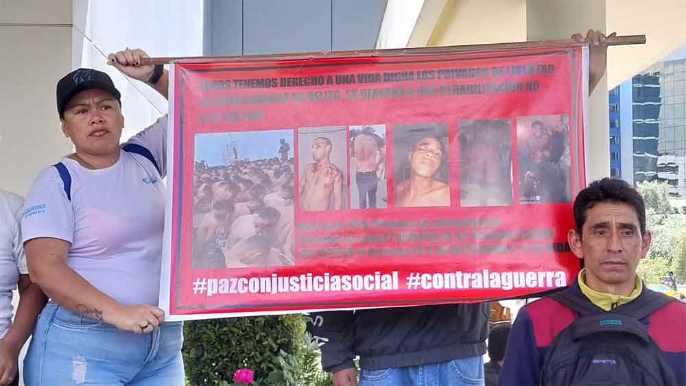 Relatives of prisoners in Ecuador condemn ill-treatment and food shortages (+photos)